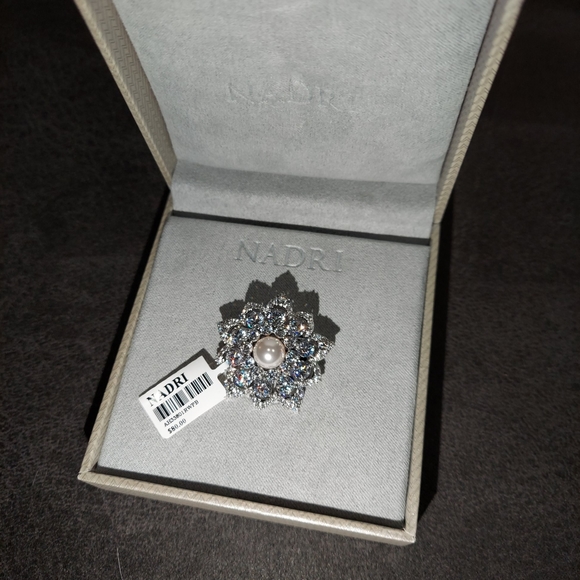 Nadri beautiful pearl and cubic zirconia brooch - Picture 2 of 2